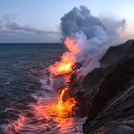 Panico alle Hawaii, si intensifica l’eruzione del vulcano Kilauea: violenti terremoti in continuazione, scatta anche l’allarme tsunami [LIVE]