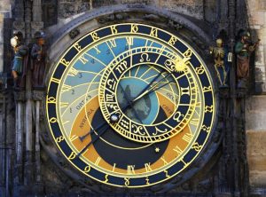 Orologio-Astronomico-di-Praga-Quadrante-Superiore