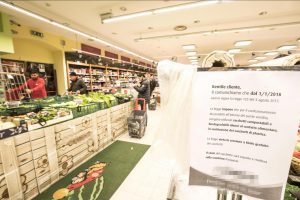 Sacchetti biodegradabili a pagamento nei supermercati