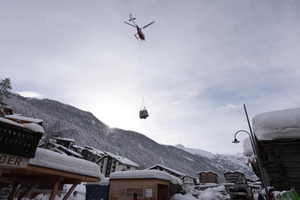 Svizzera, 13 mila turisti bloccati a Zermatt per la neve
