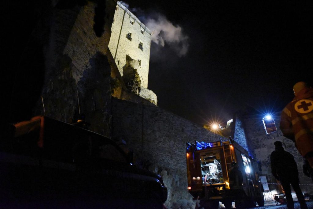 Torino, Fiamme alla Sacra di San Michele