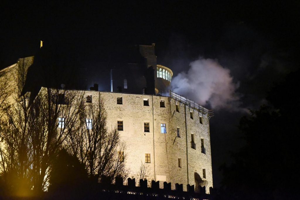 Torino, Fiamme alla Sacra di San Michele