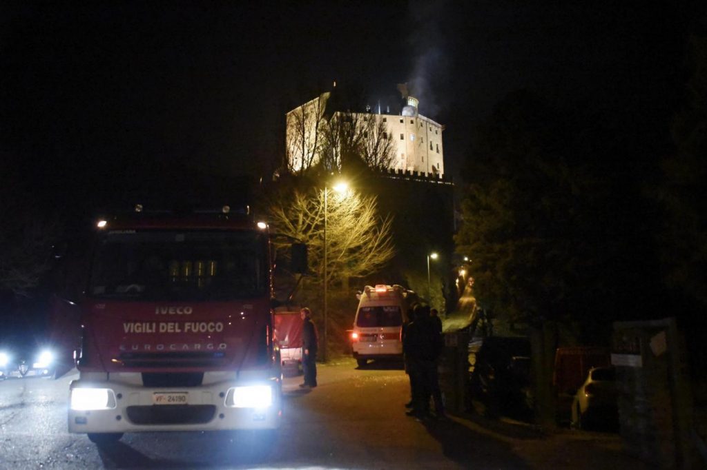 Torino, Fiamme alla Sacra di San Michele