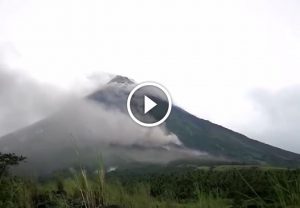eruzione vulcano mayon filippine video