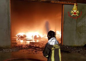 incendio capannone Pavia