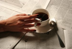 caffè e sigaretta