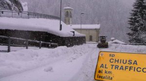 valanghe strada chiusa