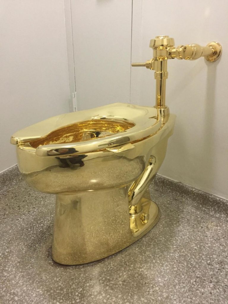 Wc oro cattelan