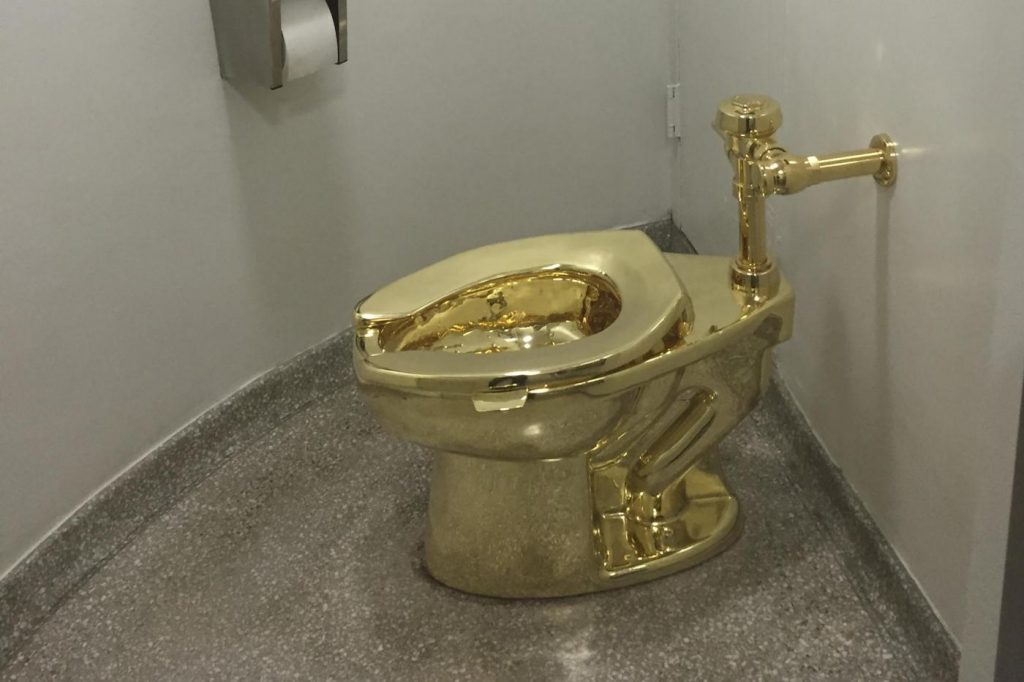 Wc oro cattelan