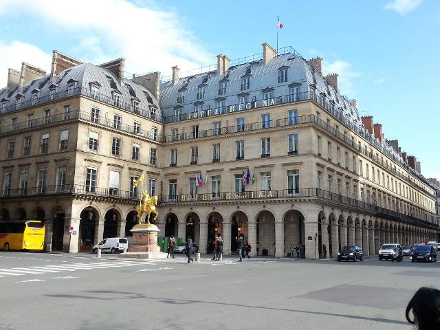 4. Hotel Regina Louvre - Paris