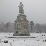 Maltempo, il Burian si accanisce sulle Marche: tanta neve ad Ancona, Pesaro, Fano, San Benedetto del Tronto e Senigallia [GALLERY]
