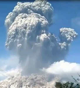 Eruzione vulcano Sinabung Indonesia