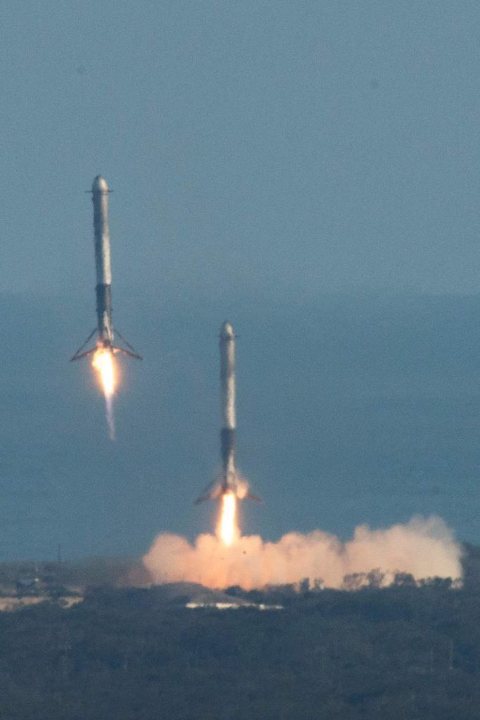 Space X lancia il razzo Falcon Heavy