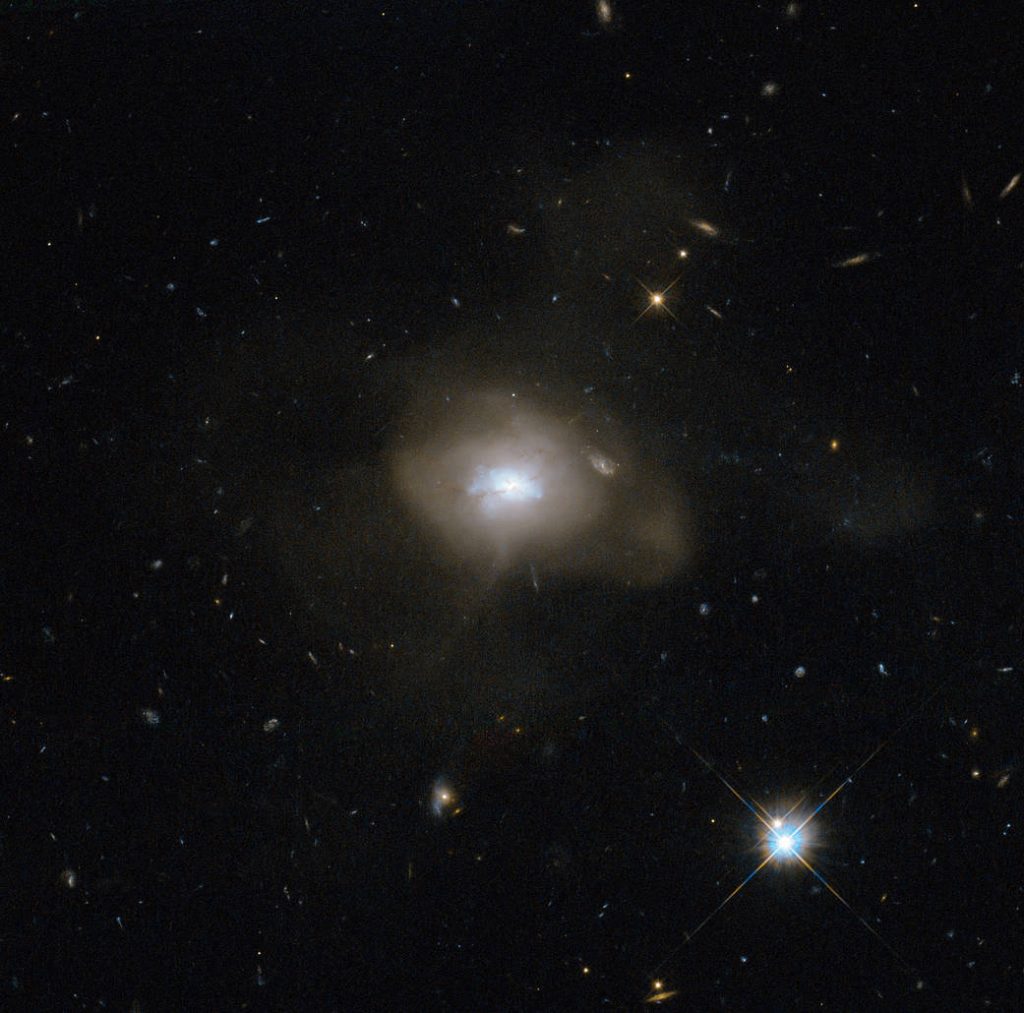 galassia SDSS J162702.56432833.9