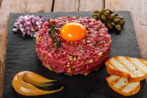 carne cruda rischi