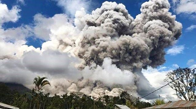 Eruzione vulcano Sinabung Indonesia