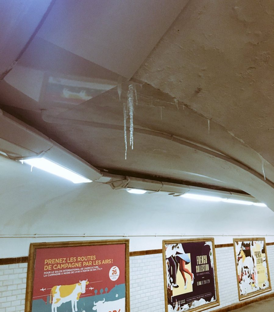 stalattiti metro Parigi