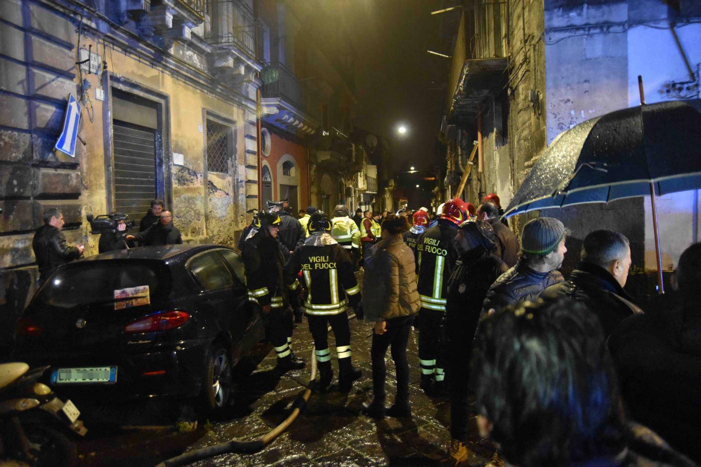 Catania, esplosione per fuga di gas in edificio
