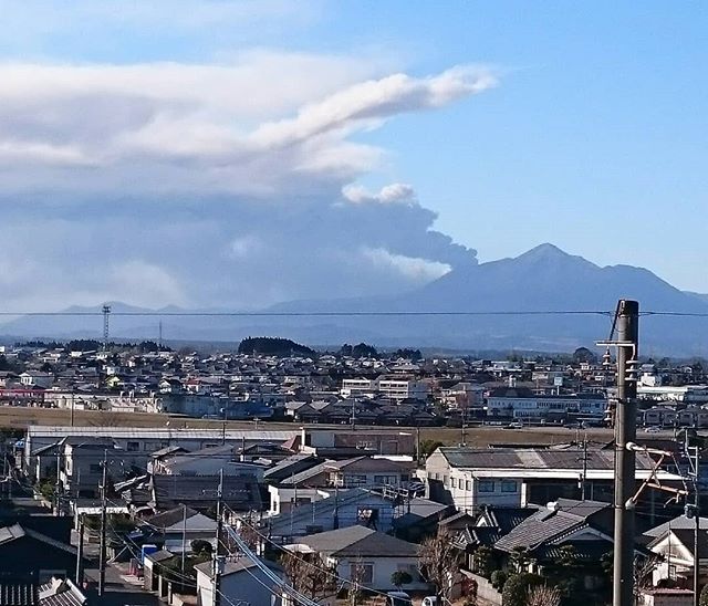 Eruzione vulcano Shinmoedake Giappone