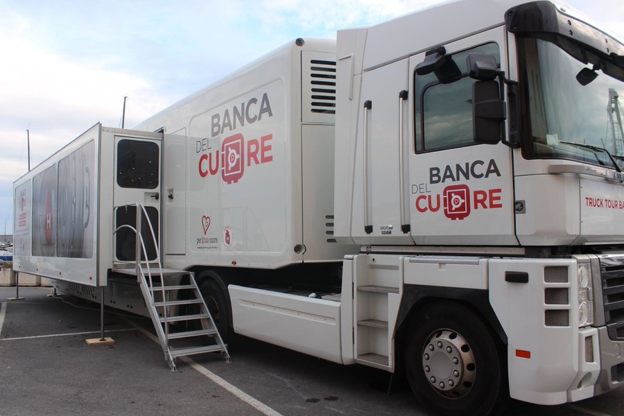 Truck-Tour-Banca-del-Cuore