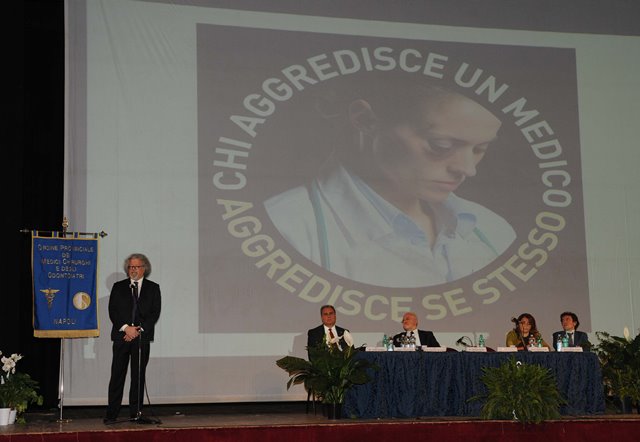 Giuramento Ippocrate Napoli