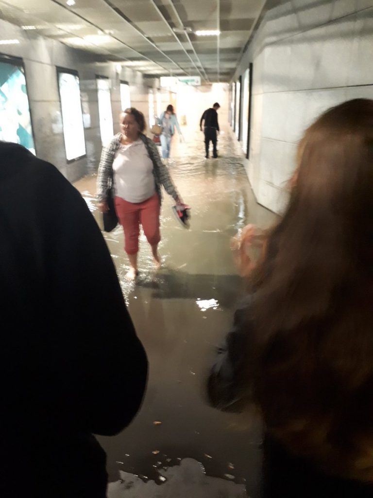 maltempo parigi