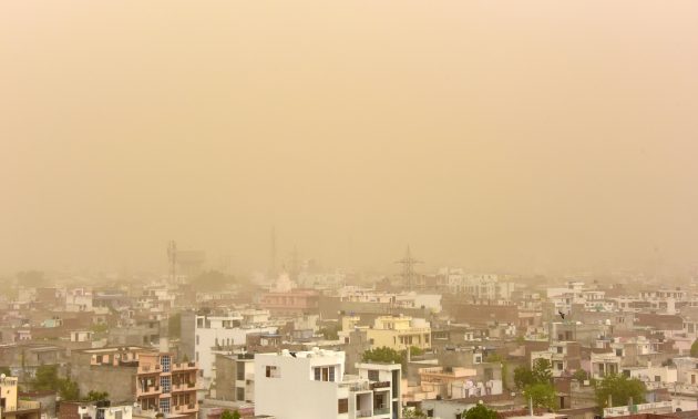 tempesta sabbia india