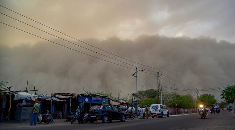 tempesta sabbia india
