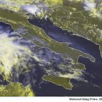 Allerta Meteo, forte maltempo sull’Italia: rischio bombe d’acqua, grandine e tornado per 48 ore, scatta l’allarme per 15 Regioni