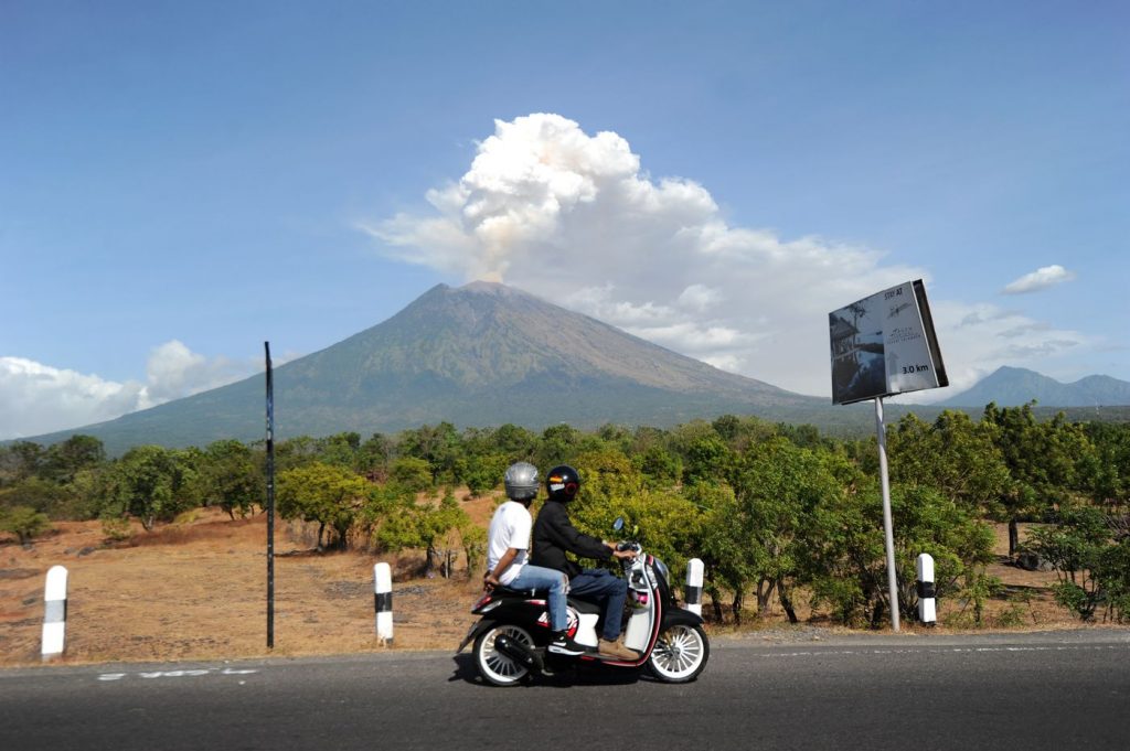Indonesia, eruzione del vulcano Agung