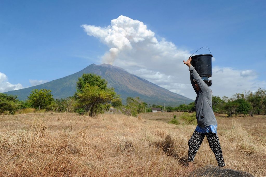 Indonesia, eruzione del vulcano Agung
