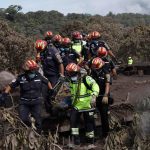 Eruzione vulcano Guatemala: solo morti tra ceneri e macerie, il salvataggio di una bimba diventa virale [FOTO e VIDEO]