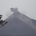 Eruzione del Volcàn de Fuego in Guatemala, 75 morti e quasi 200 dispersi: “Se rimani intrappolato nella lava, è difficile uscirne vivo”[GALLERY]