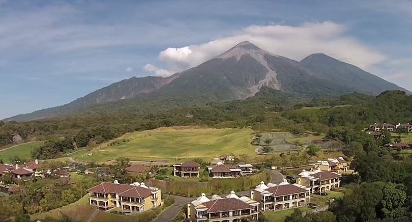 eruzione vulcano guatemala hotel la reunion