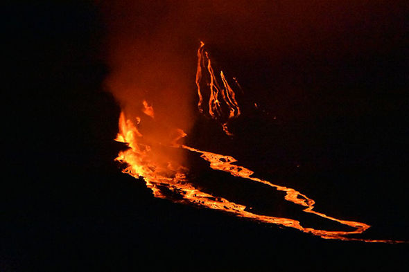 eruzione vulcano la cumbre galapagos