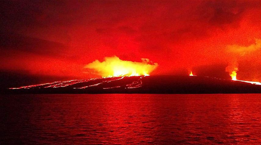 eruzione vulcano sierra negra galapagos