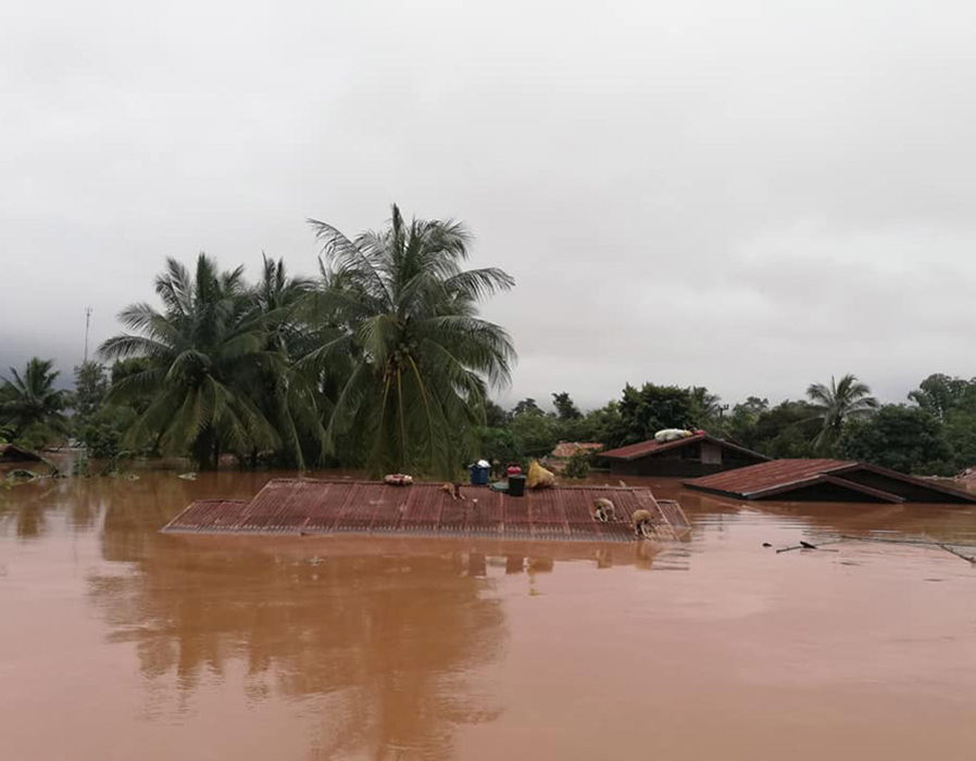 crollo diga laos
