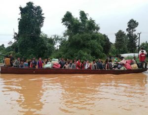 crollo diga laos