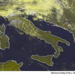 Meteo Italia LIVE: forte maltempo al Nord con freddo, nubifragi e tornado sulla Riviera di Levante mentre al Sud splende il sole e aumenta il caldo