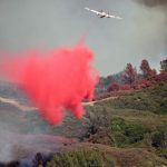 Gli incendi devastano la California: almeno 8 morti e 7 dispersi, “mai vista una tale distruzione” [GALLERY]