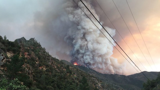 incendio california vicino yosemite national park