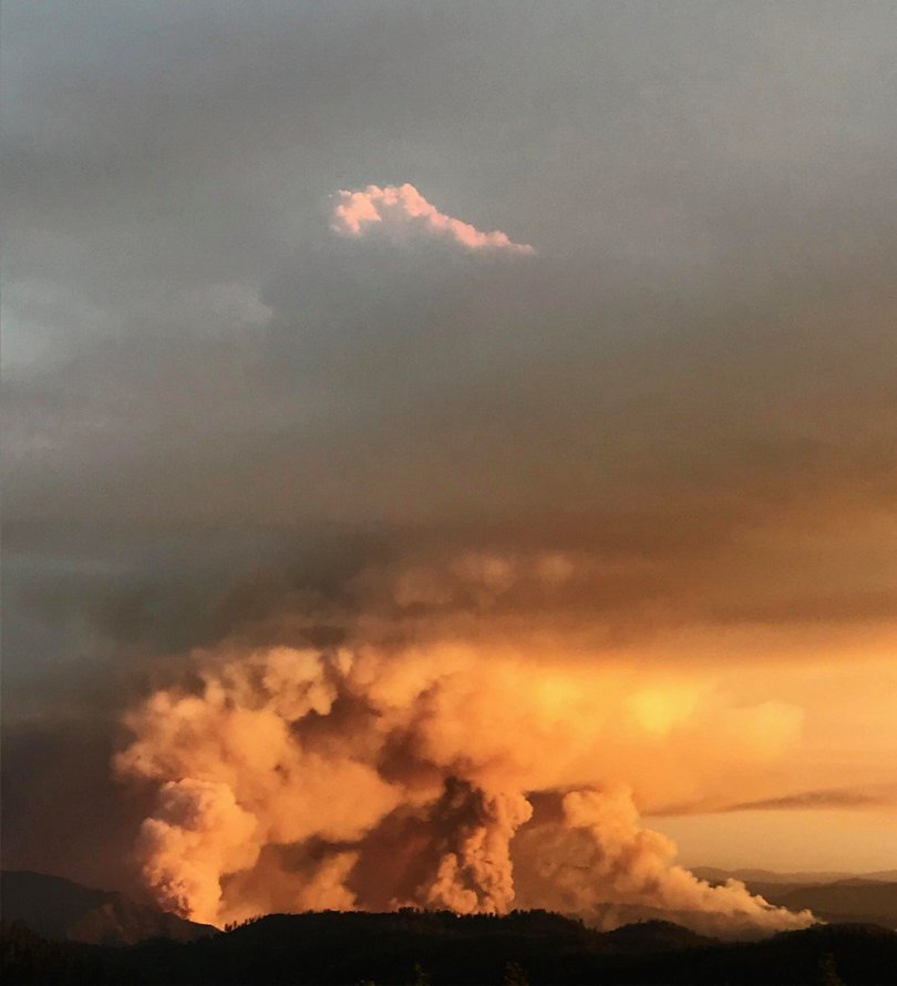 incendio california vicino yosemite national park
