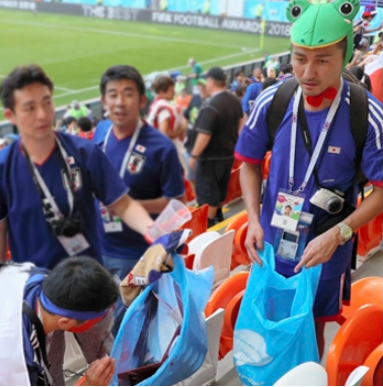 mondiali russia 2018 giappone pulisce spogliatoio (4)