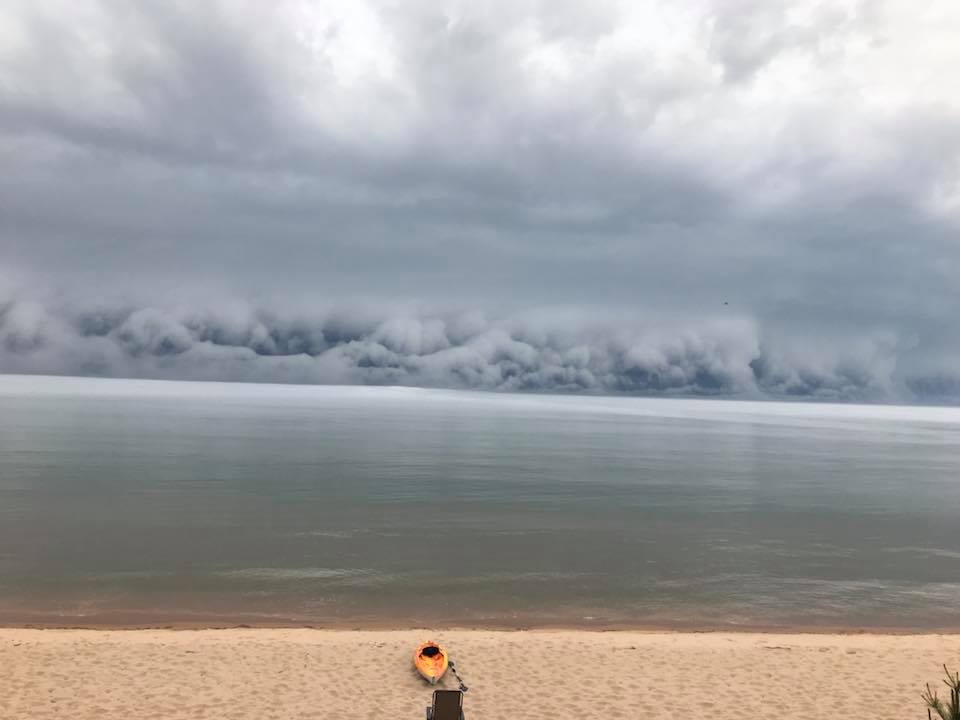 shelf cloud michigan