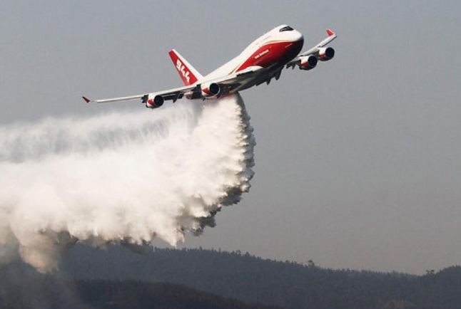 B747-400 Supertanker, l'aereo antincendio più grande del mondo