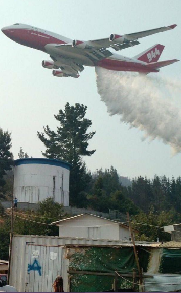 B747-400 Supertanker, l'aereo antincendio più grande del mondo