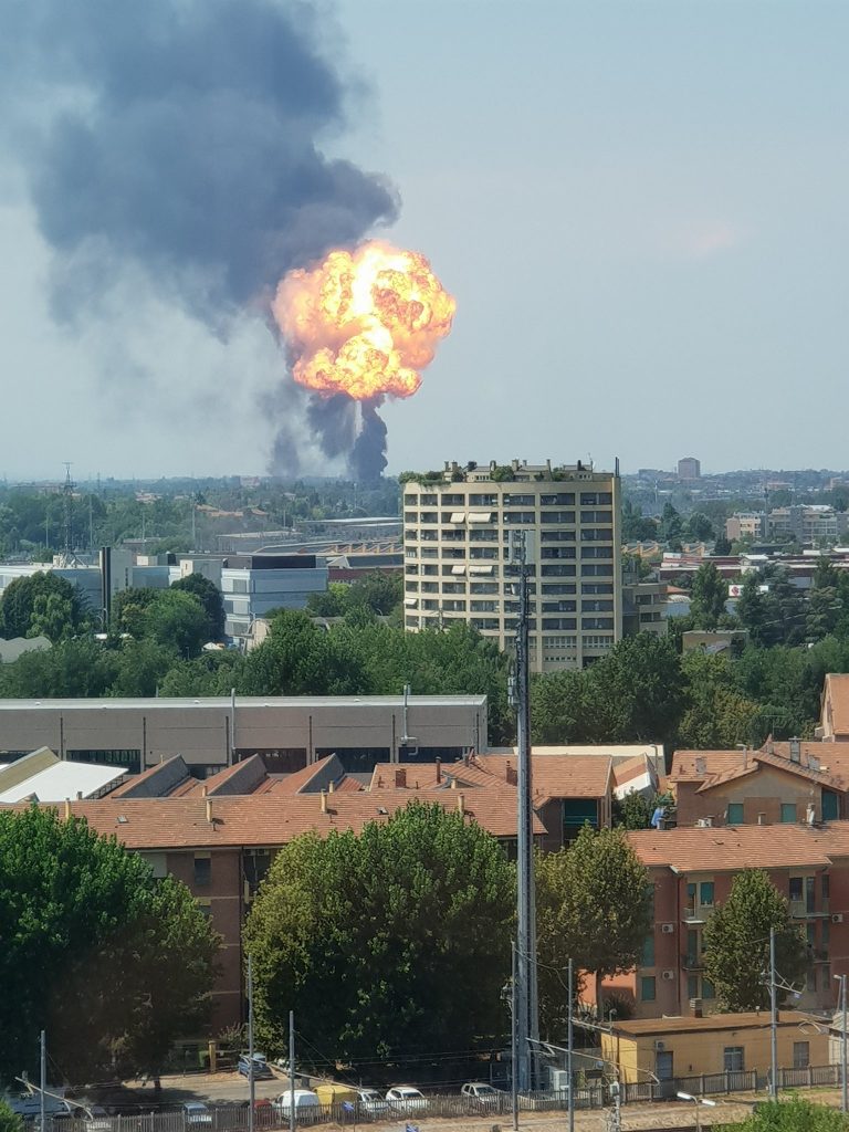 esplosione bologna