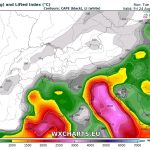 Previsioni Meteo, forte maltempo sul Nord Italia nel weekend: piogge torrenziali, grandine e brusco calo termico [MAPPE]