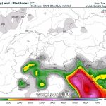 Previsioni Meteo, forte maltempo sul Nord Italia nel weekend: piogge torrenziali, grandine e brusco calo termico [MAPPE]