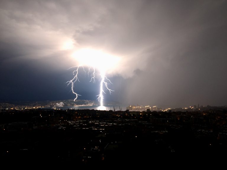Il forte temporale di stasera a Trieste - Foto di Christian Salvi